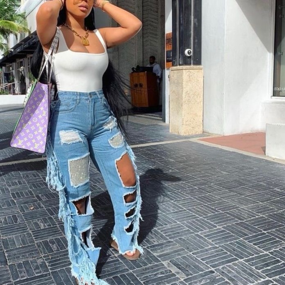 Rhinestone Distressed Jeans with Fringes